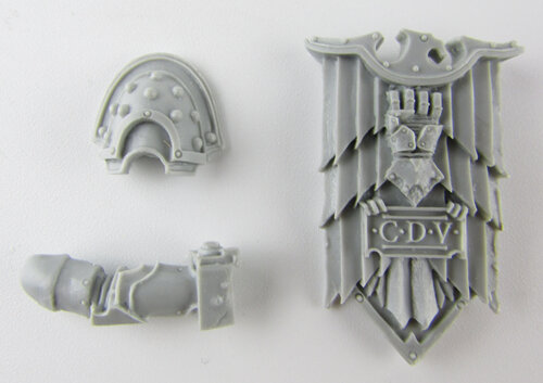 ALEXIS POLUX 405TH CAPTAIN OF THE IMPERIAL FISTS BITS -  Storm Shield With Arm And Shoulder pads