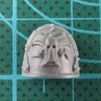 Legion Moritat with Plasma Pistols bits - Shoulder pads 1