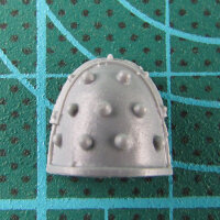 Legion Moritat with Plasma Pistols bits - Shoulder pads 2